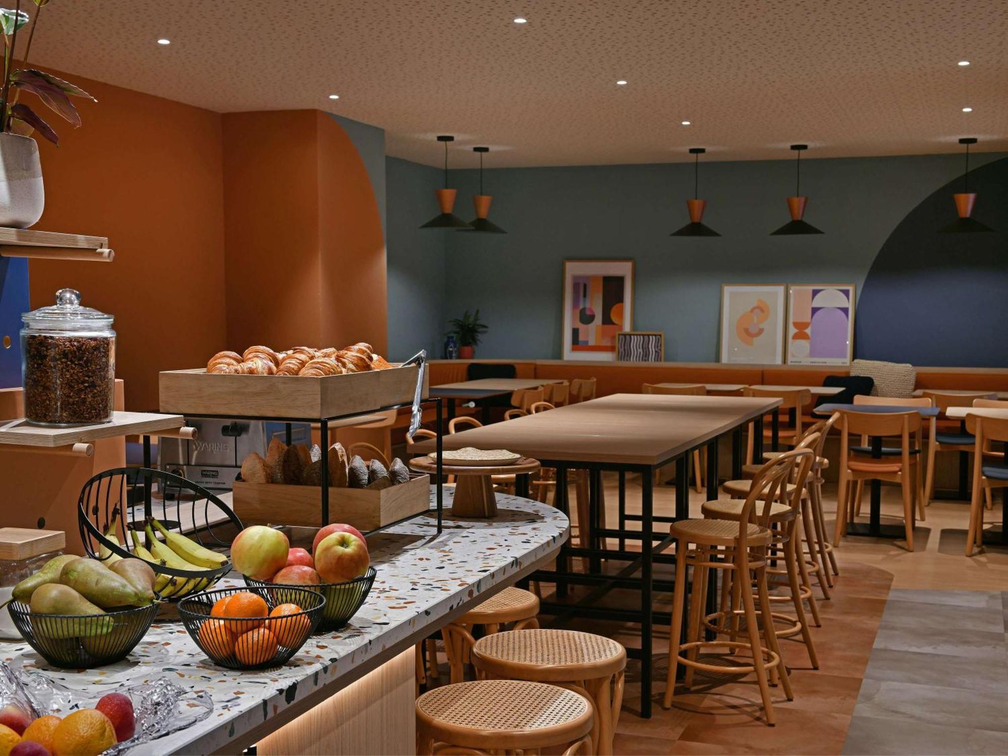 Ibis Styles Charleroi Airport Aero 44 Ξενοδοχείο Εξωτερικό φωτογραφία