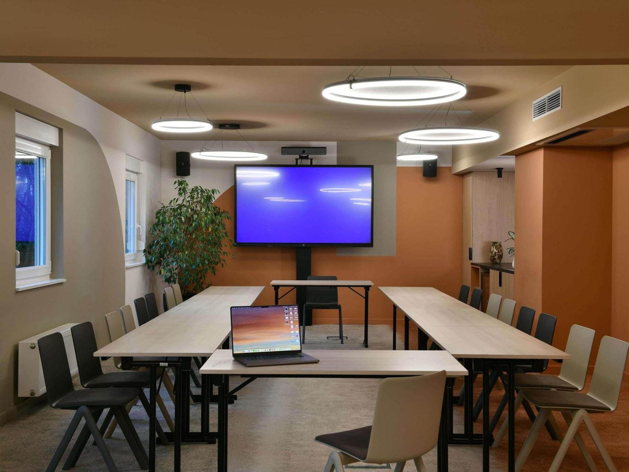 Ibis Styles Charleroi Airport Aero 44 Ξενοδοχείο Εξωτερικό φωτογραφία