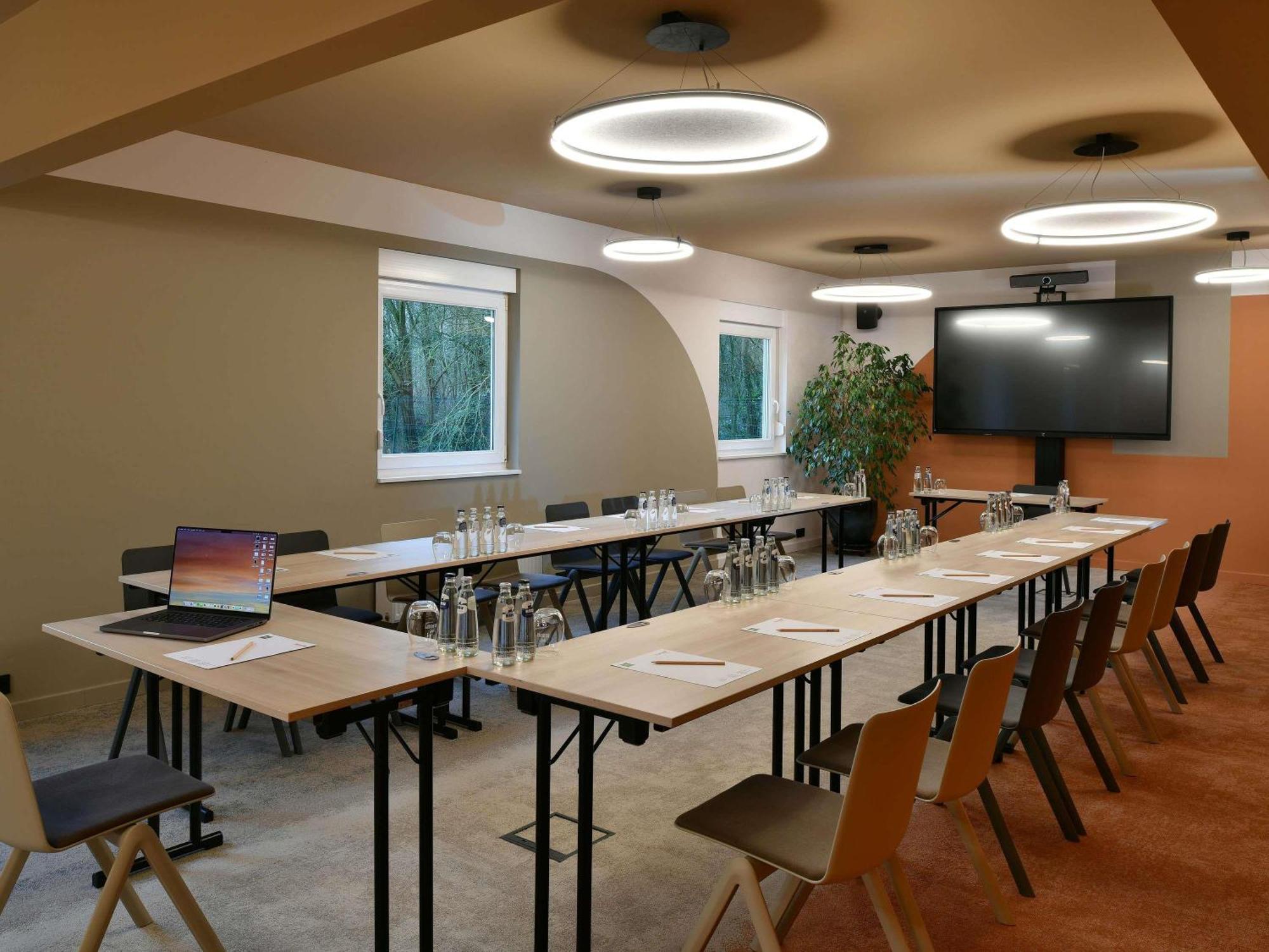 Ibis Styles Charleroi Airport Aero 44 Ξενοδοχείο Εξωτερικό φωτογραφία
