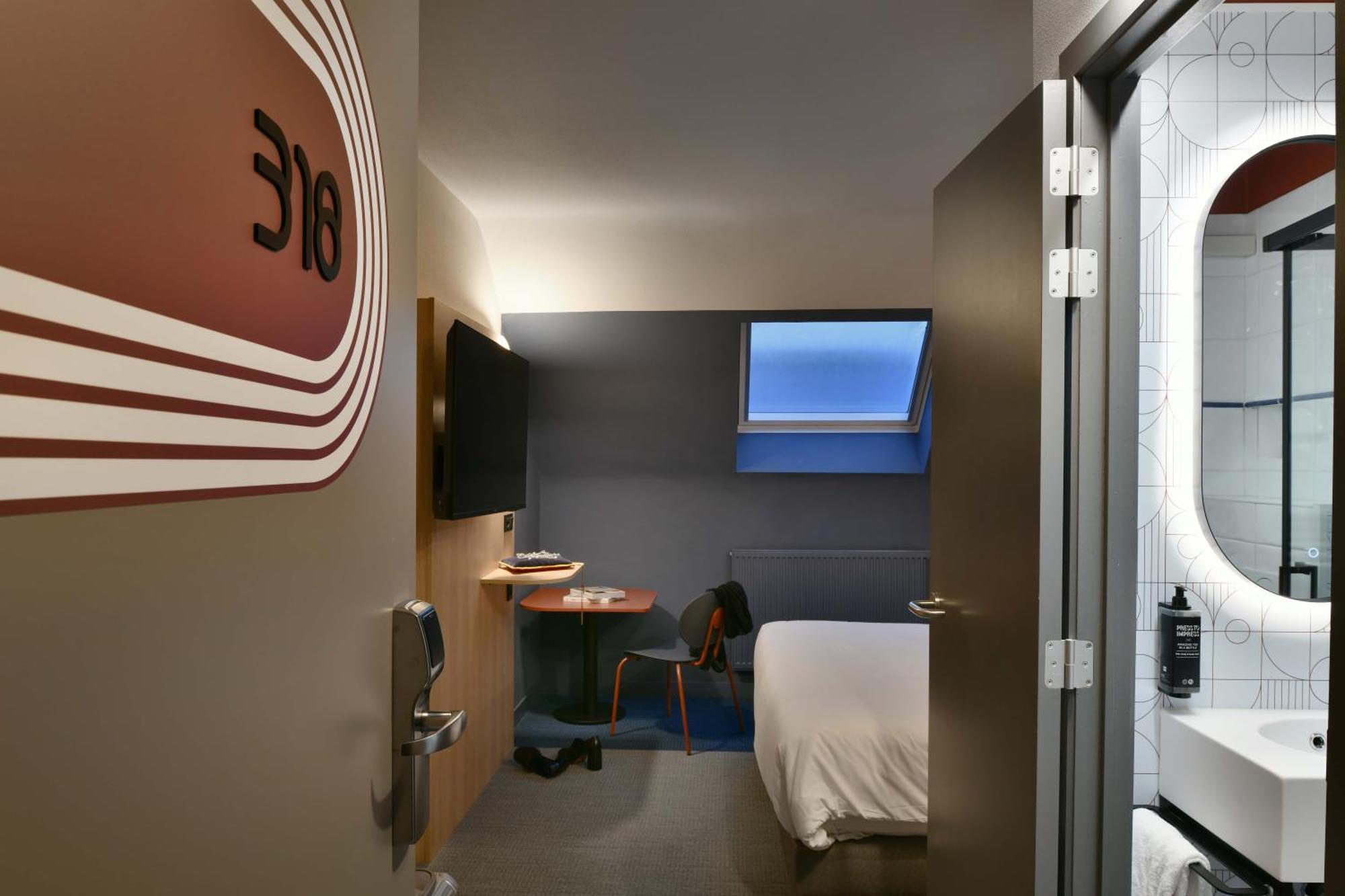 Ibis Styles Charleroi Airport Aero 44 Ξενοδοχείο Εξωτερικό φωτογραφία